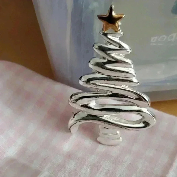 FREE ☆☆Kitty pins + tree when bundled - Picture 9 of 9